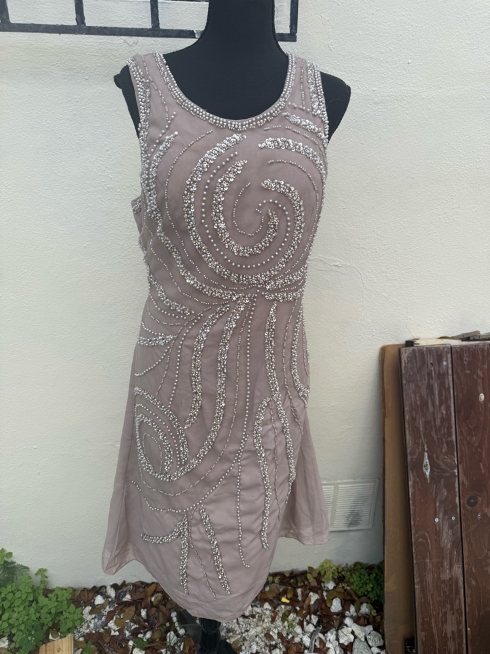 Embellished Sleeveless Cocktail Dress in Mauve